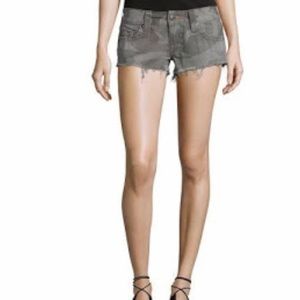True Religion Size 32 Women’s Camo short shorts